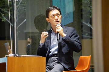 Shin Kaneko at the CiRA Café