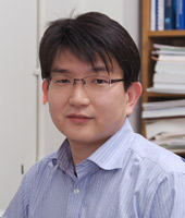 山下 潤 写真
